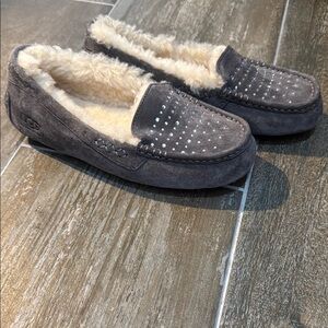 UGG Gray Cozy Ansley stud Sherpa-Lined Slippers NWOT